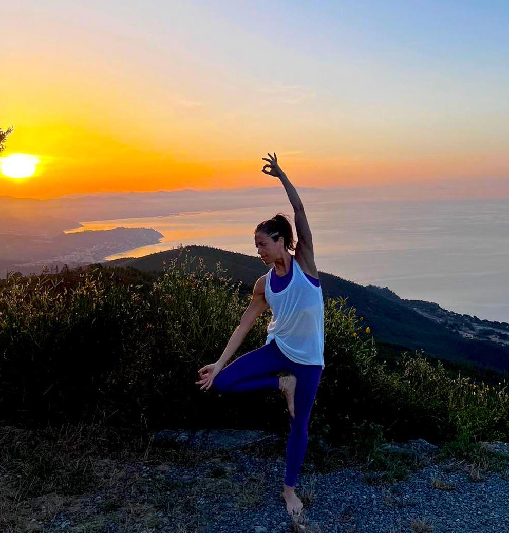 Nenne Yoga, Yoga Teacher, London Yoga Teacher, London Studio, Corporate Yoga classes, Ashtanga, Vinyasa, Mandala, Rocket, Yin, Meditation, Mindfulness, Pranayama, Breathwork, Community, Transformation, Healing, Wellness, Wellbeing, East London Yoga